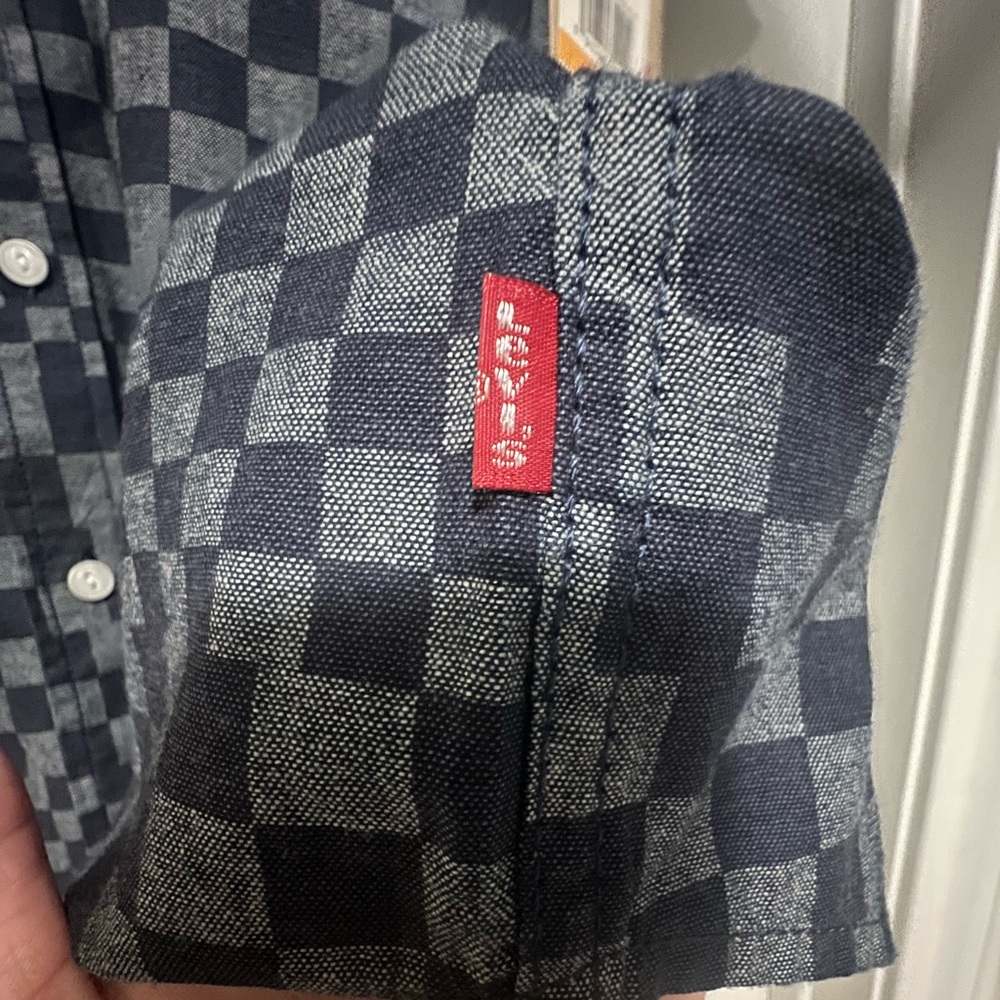 NWT Levi's Men's Penta Short Sleeve Woven Shirt, Dress Dark Blue & Grey, Small - Picture 9 of 10